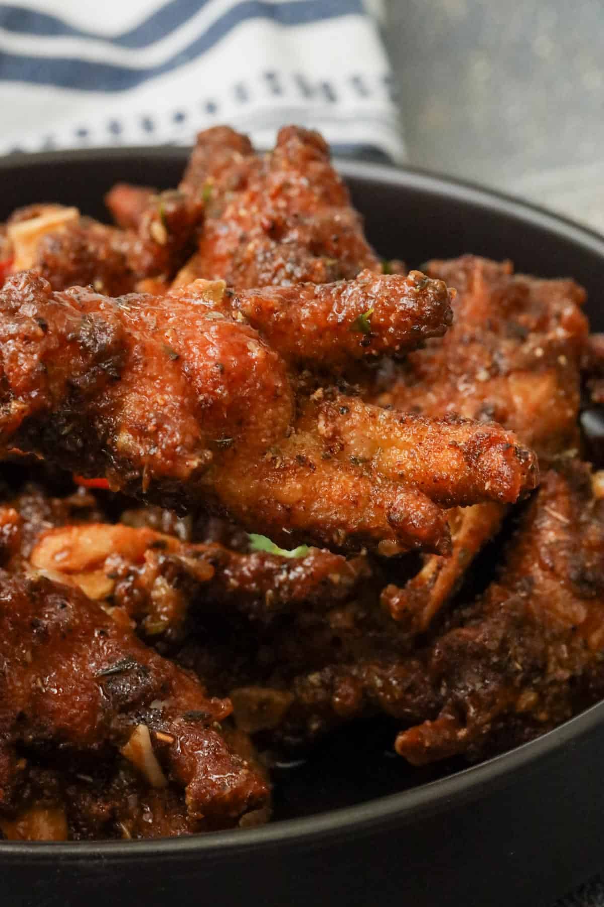 Spicy Fried Chicken Feet in Garlic Sauce