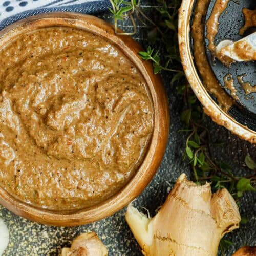jerk marinade in wooden bowl