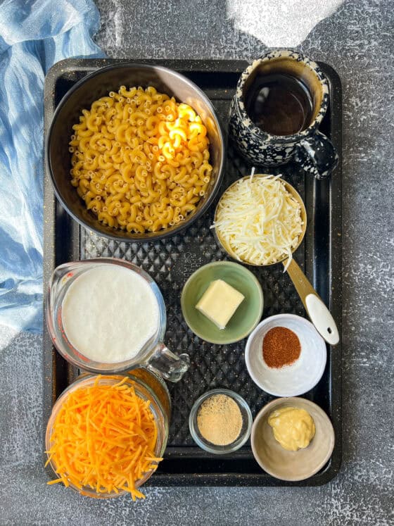 ingredients to make Mac and cheese
